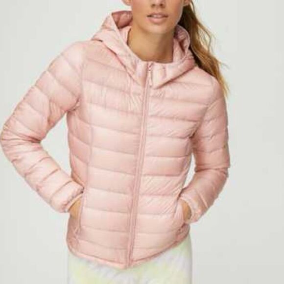 Aritzia TNA Little Puffer Jacket - Picture 1 of 9
